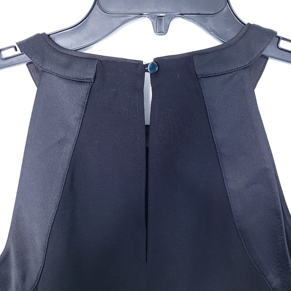 WHITE HOUSE BLACK MARKET Women's Black Sleeveless Top With Keyhole Back Size 2 - Picture 9 of 12